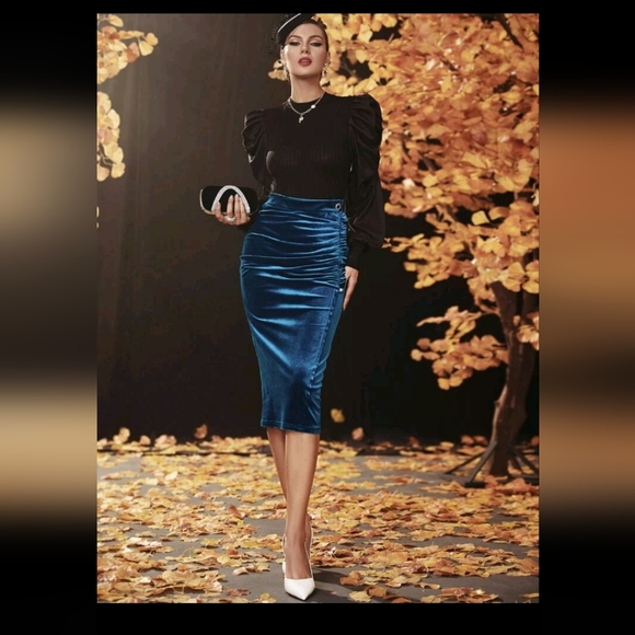 NEW Velvet Stretchy Ruched Pencil Skirt - Picture 2 of 5